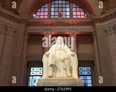 Philadelphie, PA, USA - 29 mai 2018 : sculpture de Benjamin Franklin au Benjamin Franklin National Memorial au Franklin Institute Museum. Banque D'Images