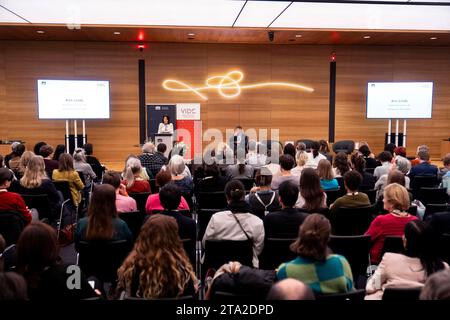 Wien, Österreich. 27. Novembre 2023. Ehemalige schwedische Außenministerin Ann Linde spricht BEI der Veranstaltung Feministische Außenpolitik im Parlament gemeinsam mit dem Institut de Vienne pour le dialogue international et la coopération VIDC. *** Vienne, Autriche 27 novembre 2023 l'ancienne ministre suédoise des Affaires étrangères Ann Linde prend la parole lors de l'événement politique étrangère féministe au Parlement avec l'Institut de Vienne pour le dialogue et la coopération internationaux VIDC Banque D'Images