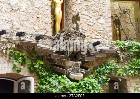 Figueres, Espagne - 13 mai 2023 : Musée du Théâtre de Salvador Dali à Figueres. Banque D'Images