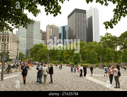 New York, États-Unis - 28 mai 2018 : People on the Battery place dans le Lower Manhattan à New York. Banque D'Images