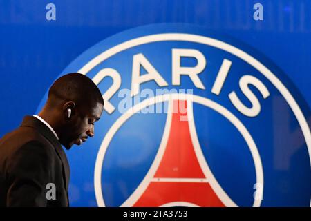 Paris, France. 28 novembre 2023. Julien Mattia/le Pictorium - PSG - Newcastle - 28/11/2023 - France/Ile-de-France (région)/Paris - Ousmane Dembele avant le match de deuxième manche du Groupe F de la Ligue des Champions entre le PSG et Newcastle United au Parc des Princes le 28 novembre 2023. Crédit : LE PICTORIUM/Alamy Live News Banque D'Images