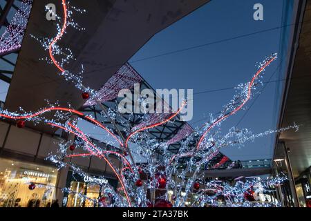 Sculpture de Noël illuminée à Liverpool ONE Banque D'Images