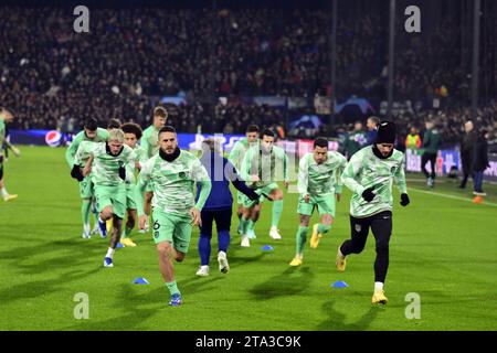 ROTTERDAM - 28/11/2023, ROTTERDAM - Koke de l'Atletico Madrid et Antoine Griezmann de l'Atletico Madrid avant le match de l'UEFA Champions League Group E entre Feyenoord et l'Atletico Madrid au Feyenoord Stadion de Kuip le 28 novembre 2023 à Rotterdam, pays-Bas. ANP OLAF KRAAK Banque D'Images