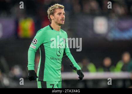 Rotterdam, pays-Bas. 28 novembre 2023. ROTTERDAM, PAYS-BAS - 28 NOVEMBRE : Antoine Griezmann de l'Atletico Madrid regarde lors du match Groupe E - UEFA Champions League 2023/24 entre Feyenoord et l'Atletico Madrid au Stadion Feijenoord le 28 novembre 2023 à Rotterdam, pays-Bas. (Photo Rene Nijhuis/Orange Pictures) crédit : Orange pics BV/Alamy Live News Banque D'Images