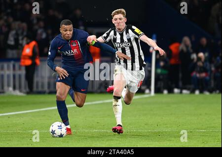 Paris, France. 28 novembre 2023. Julien Mattia/le Pictorium - PSG - Newcastle - 28/11/2023 - France/Ile-de-France (région)/Paris - Kylian Mbappe lors du match de deuxième manche du Groupe F de la Ligue des champions entre le PSG et Newcastle United au Parc des Princes le 28 novembre 2023. Crédit : LE PICTORIUM/Alamy Live News Banque D'Images