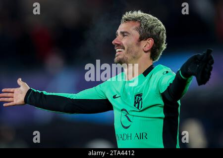 ROTTERDAM, PAYS-BAS - NOVEMBRE 28 : Antoine Griezmann (Atletico Madrid) lors du match Groupe E - UEFA Champions League 2023/24 du SC Feyenoord et Banque D'Images