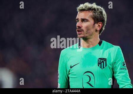 ROTTERDAM, PAYS-BAS - NOVEMBRE 28 : Antoine Griezmann (Atletico Madrid) lors du match Groupe E - UEFA Champions League 2023/24 du SC Feyenoord et Banque D'Images