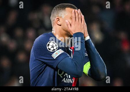 Paris, France, France. 28 novembre 2023. Kylian MBAPPE du PSG semble déprimé lors du match de groupe F de l'UEFA Champions League entre le Paris Saint-Germain et le Newcastle United FC au Parc des Princes Stadium le 28 novembre 2023 à Paris, France. (Image de crédit : © Matthieu Mirville/ZUMA Press Wire) USAGE ÉDITORIAL SEULEMENT! Non destiné à UN USAGE commercial ! Banque D'Images