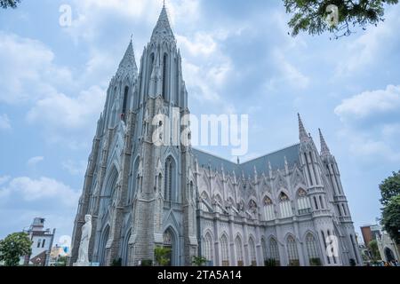 St. Philomena Cathedral est une église catholique située à Mysore, Karnataka, en Inde Banque D'Images