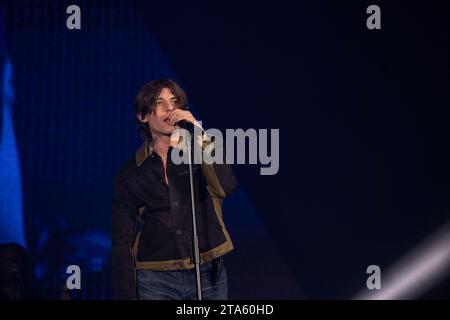 Naples, Italie. 29 janvier 2022. Mirko Manuele Martorana, connu sous le nom de Rkomi, un rappeur et auteur-compositeur italien se produit en direct à Naples dans la tournée No stress à Palaparthenope. (Photo Francesco Cigliano/SOPA Images/Sipa USA) crédit : SIPA USA/Alamy Live News Banque D'Images