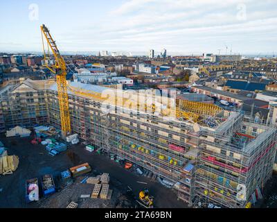 Novembre 2023. Effondrement d’une grue de construction ce matin sur le site de construction Drum à Stead’s place près de Leith Walk à Leith Édimbourg, en Écosse Banque D'Images