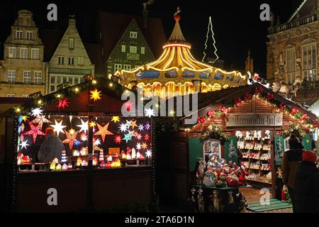 Der Weihnachtsmarkt auf dem Bremer Marktplatz. *** Le marché de Noël sur la place du marché de Bremens crédit : Imago/Alamy Live News Banque D'Images