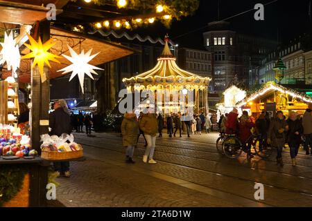 Der Weihnachtsmarkt auf dem Bremer Marktplatz. *** Le marché de Noël sur la place du marché de Bremens crédit : Imago/Alamy Live News Banque D'Images