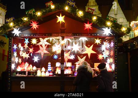 Der Weihnachtsmarkt auf dem Bremer Marktplatz. *** Le marché de Noël sur la place du marché de Bremens crédit : Imago/Alamy Live News Banque D'Images