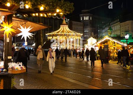 Der Weihnachtsmarkt auf dem Bremer Marktplatz. *** Le marché de Noël sur la place du marché de Bremens crédit : Imago/Alamy Live News Banque D'Images