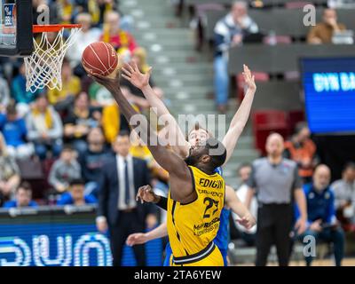 Ludwigsburg, Deutschland. 26 novembre 2023. Eddy Edigin (MHP Riesen Ludwigsburg, #27), GER, MHP Riesen Ludwigsburg vs ALBA Berlin, Basketball, Bundesliga, easycredit BBL, 9. Spieltag, Spielzeit 2023/2024, 26.11.2023, photo : Eibner-Pressefoto/Sascha Walther crédit : dpa/Alamy Live News Banque D'Images