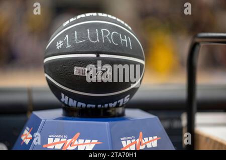 Ludwigsburg, Deutschland. 26 novembre 2023. Lurchi ball, GER, MHP Riesen Ludwigsburg vs ALBA Berlin, Basketball, Bundesliga, easycredit BBL, 9. Spieltag, Spielzeit 2023/2024, 26.11.2023, photo : Eibner-Pressefoto/Sascha Walther crédit : dpa/Alamy Live News Banque D'Images