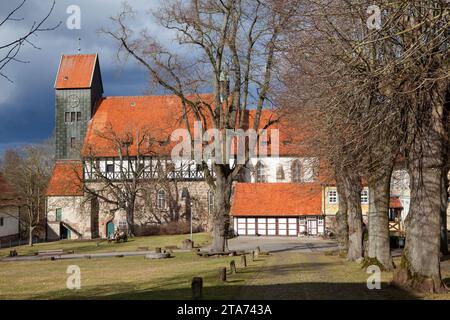 Château de Katlenburg, St. Église Johannes, Katlenburg-Lindau, district de Northeim, Basse-Saxe, Allemagne Banque D'Images