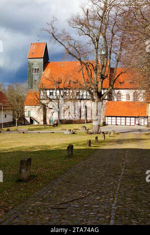 Château de Katlenburg, St. Église Johannes, Katlenburg-Lindau, district de Northeim, Basse-Saxe, Allemagne Banque D'Images