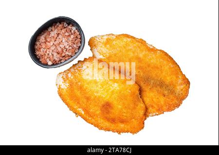 Filets de tilapia panés frits sur une planche de marbre. Isolé, fond blanc Banque D'Images