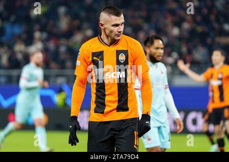 Hambourg, Deutschland. 28 novembre 2023. Oleksandr Zubkov (Schachtar Donezk, #11) GER, Schachtar Donezk vs. Royal Antwerpen FC, Fussball, Champions League, Gruppe H, Spieltag 5, saison 2023/2024, 28.11.2023 photo : Eibner-Pressefoto/Marcel von Fehrn crédit : dpa/Alamy Live News Banque D'Images