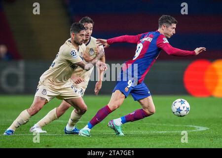 Barcelone, Espagne. 28 novembre 2023. Lors du match de l'UEFA Champions League, le groupe H, entre le FC Barcelone et le FC Porto, a joué au stade Lluis Companys le 28 novembre 2023 à Barcelone, en Espagne. (Photo Bagu Blanco/PRESSINPHOTO) crédit : PRESSINPHOTO SPORTS AGENCY/Alamy Live News Banque D'Images