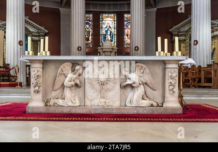 Intérieur de la cathédrale St Mary's Pro, église catholique romaine dans Marlborough Street, avec l'autel victorien de Peter Turnerelli, Dublin, Irlande Banque D'Images