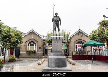 Le Pikeman, monument de 1798 s'élevant dans les arènes, centre-ville de Wexford, Irlande Banque D'Images