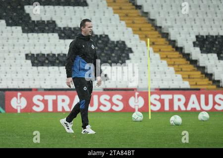 Istanbul, Turquie. 29 novembre 2023. L'entraîneur-chef du club, Ronny Deila, photographié lors d'une séance d'entraînement de l'équipe belge de football Club Brugge KV, mercredi 29 novembre 2023 à Istanbul, Turquie. L'équipe se prépare pour le match de demain contre le turc Besiktas, le jour 5 de la phase de groupes de la compétition UEFA Conference League, dans le groupe D. Belga PHOTO BRUNO FAHY Credit : Belga News Agency/Alamy Live News Banque D'Images