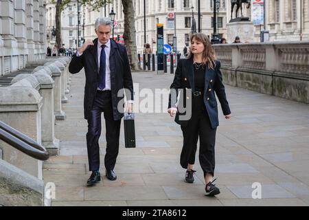 Londres, Royaume-Uni. 29 novembre 2023. Les ministres, l'un après l'autre, entrent dans le bureau du cabinet pour ce qui semble être des réunions inopinées à l'intérieur. Crédit : Imageplotter/Alamy Live News crédit : Imageplotter/Alamy Live News Banque D'Images