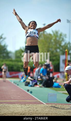 Jazmin Sawyers (Bristol University) en compétition dans le saut en longueur féminin U23 aux Championnats BUCS (British Universities and Colleges Sport), Bedfor Banque D'Images