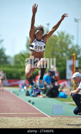 Jazmin Sawyers (Bristol University) en compétition dans le saut en longueur féminin U23 aux Championnats BUCS (British Universities and Colleges Sport), Bedfor Banque D'Images