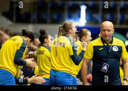 Frederikshavn, Danemark. 29 novembre 2023. Les joueurs ukrainiens vus célébrer lors du match du Championnat du monde de handball IHF 2023 entre le Brésil et l'Ukraine à l'Arena Nord à Frederikshavn. (Crédit photo : Gonzales photo/Alamy Live News Banque D'Images