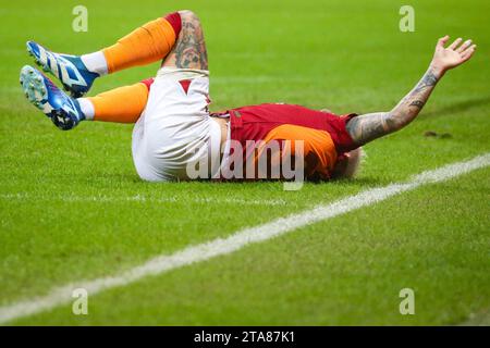 Istanbul, Turquie. 29 novembre 2023. ISTANBUL, TURQUIE - 29 NOVEMBRE : Lucas Torreira de Galatasaray AS réagit lors du match Groupe A - UEFA Champions League 2023/24 entre Galatasaray A.S. et Manchester United à l'Ali Sami yen Arena le 29 novembre 2023 à Istanbul, Turquie. ( Crédit : BSR Agency/Alamy Live News Banque D'Images