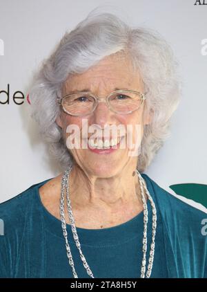 New York, États-Unis. 29 novembre 2023. L'actrice Tony-gagnant Frances Sternhagen, est décédée le 27 novembre de causes naturelles à New Rochelle, New York, à l'âge de 93 ans. ------------------------------------------------- Frances Sternhagen assiste au Bal de Bideawee : pour l'amour des animaux de compagnie qui s'est tenu à espace à l'atelier le 6 mai 2006. © Steven Bergman/AFF-USA.COM crédit : AFF/Alamy Live News Banque D'Images