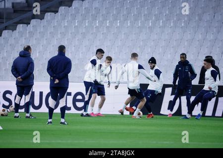 Marseille, France. 29 novembre 2023. © PHOTOPQR/LA PROVENCE/SPEICH Frederic ; Marseille ; 29/11/2023 ; football : UEFA Europa League Groupe B Journee 5 entraînement des joueurs de l'Ajax d'Amsterdam au Stade Velodrome la veille de leur match contre l'-OM 29 novembre 2023. UEFA Europa League Ajax Amsterdam s'entraîne la veille de leur match contre -OM crédit : MAXPPP/Alamy Live News Banque D'Images