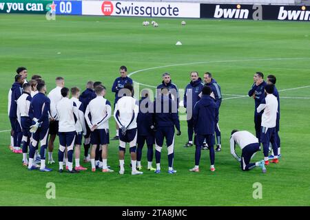 Marseille, France. 29 novembre 2023. © PHOTOPQR/LA PROVENCE/SPEICH Frederic ; Marseille ; 29/11/2023 ; football : UEFA Europa League Groupe B Journee 5 entraînement des joueurs de l'Ajax d'Amsterdam au Stade Velodrome la veille de leur match contre l'-OM 29 novembre 2023. UEFA Europa League Ajax Amsterdam s'entraîne la veille de leur match contre -OM crédit : MAXPPP/Alamy Live News Banque D'Images