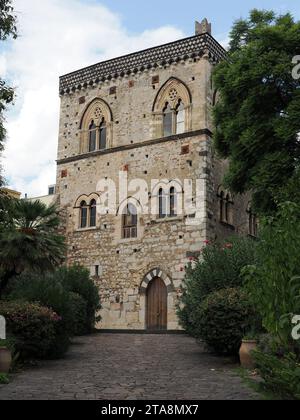 Palazzo Duchi di Santo Stefano, Palais des ducs de Saint-Étienne, Taormina, Messine, Sicile, Sicile, Italie, Europe Banque D'Images