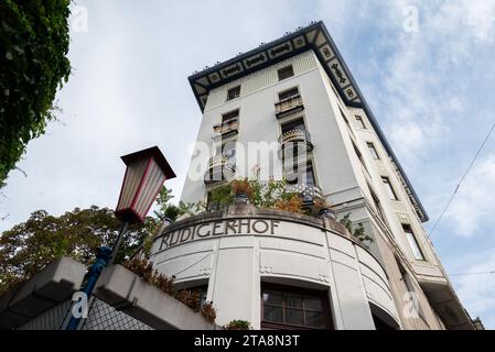 Vienne, Autriche. 29 septembre 2023 Bâtiment Art nouveau abritant le traditionnel cofeeshop Cafe Rudigerhof Banque D'Images