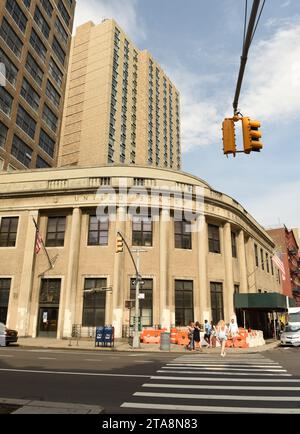 New York, États-Unis - 9 juin 2018 : United States postal Service (USPS) sur la 93 4e avenue à New York. Banque D'Images