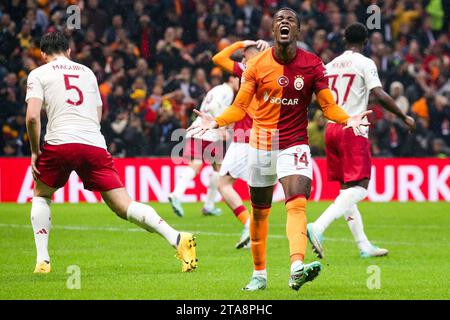 Istanbul, Turquie. 29 novembre 2023. ISTANBUL, TURQUIE - 29 NOVEMBRE : Wilfried Zaha de Galatasaray AS réagit lors du match Groupe A - UEFA Champions League 2023/24 entre Galatasaray A.S. et Manchester United à l'Ali Sami yen Arena le 29 novembre 2023 à Istanbul, Turquie. ( Crédit : BSR Agency/Alamy Live News Banque D'Images