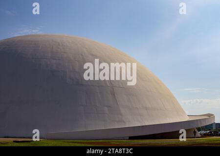 Brasília, District fédéral, Brésil – 26 novembre 2023 : détail du Musée national de la République dans la ville de Brasília - DF. Banque D'Images