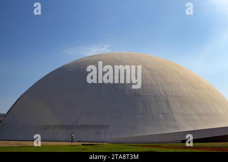 Brasília, District fédéral, Brésil – 26 novembre 2023 : détail du Musée national de la République dans la ville de Brasília - DF. Banque D'Images