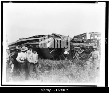 Vue de la grande épave du chemin de fer la plus épouvantable catastrophe ferroviaire du continent, sur le T. P. & W.R.R. près de Chatsworth, Illinois, du Niagara excursion train, à minuit, août Banque D'Images