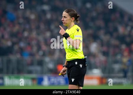 Schiedsrichterin Stephanie Frappart (Frankreich), GER, FC Bayern Muenchen (FCB) vs FC Kopenhagen (FCK), Fussball, UEFA Champions League, 5. Spieltag, Gruppe A, saison 2023/2024, 29.11.2023 photo : Eibner-Pressefoto/Michael Memmler Banque D'Images