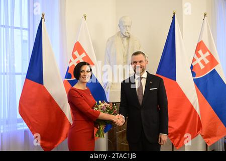 Prague, République tchèque. 30 novembre 2023. La Présidente de la Chambre des députés Marketa Pekarova Adamova (TOP 09), à gauche, rencontre le Président du Parlement slovaque Peter Pellegrini (Hlas-SD) dans le cadre de sa visite de travail en Tchéquie, Prague, le 30 novembre 2023. Crédit : Roman Vondrous/CTK photo/Alamy Live News Banque D'Images