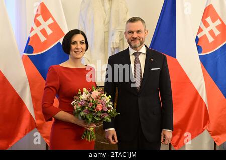 Prague, République tchèque. 30 novembre 2023. La Présidente de la Chambre des députés Marketa Pekarova Adamova (TOP 09), à gauche, rencontre le Président du Parlement slovaque Peter Pellegrini (Hlas-SD) dans le cadre de sa visite de travail en Tchéquie, Prague, le 30 novembre 2023. Crédit : Roman Vondrous/CTK photo/Alamy Live News Banque D'Images