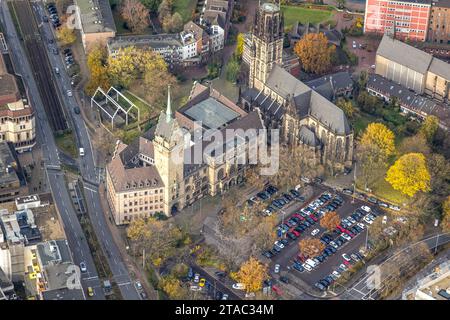 Luftbild, Rathaus und evang. Salvatorkirche, Am Innenhafen, umgeben von herbstlichen Laubbäumen, Altstadt, Duisburg, Ruhrgebiet, Rhénanie-du-Nord-Westphalie, Deutschland ACHTUNGxMINDESTHONORARx60xEURO *** vue aérienne, mairie et église Salvator, au port intérieur, entouré d'arbres caduques automnaux, vieille ville, Duisbourg, région de la Ruhr, Rhénanie du Nord-Westphalie, Allemagne ACHTUNGxMINDESTHONORARx60xEURO crédit : Imago/Alamy Live News Banque D'Images