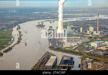 Luftbild, logport VI Sechs Industriegebiet Logistikdienste, STEAG Kraftwerk Walsum mit rauchendem Kühlturm am Fluss Rhein mit Hochwasser, Binnenschifffahrt, umgeben von herbstlichen Laubbäumen, Alt-Walsum, Duisburg, Ruhrgebiet, Nordrhein-Westfalen, Deutschland ACHTUNGxMINDESTHONORARx60xEURO *** vue aérienne, logport VI Sechs services logistiques de la zone industrielle, STEAG centrale Walsum avec tour de refroidissement fumante sur le Rhin avec haute eau, navigation intérieure, entouré d'arbres caduques automnaux, Alt Walsum, Duisburg, région de la Ruhr, Rhénanie du Nord-Westphalie, Allemagne ATTENTIONxMINDESTHONORARx6 Banque D'Images