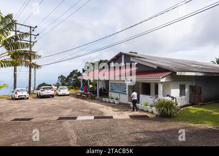 Mahé, Seychelles - 18 août 2023 : les touristes visitent le musée de l'usine de thé un jour d'été Banque D'Images